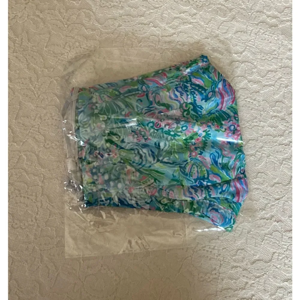 Lilly-Inspired Face Mask